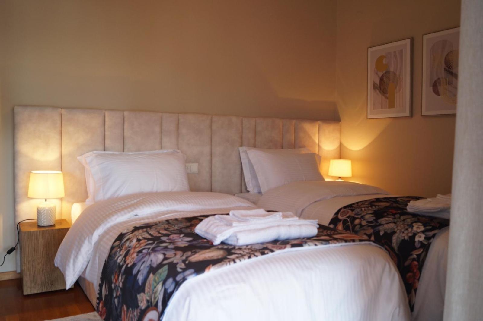 Daphne Luxury Apartment カストリア エクステリア 写真