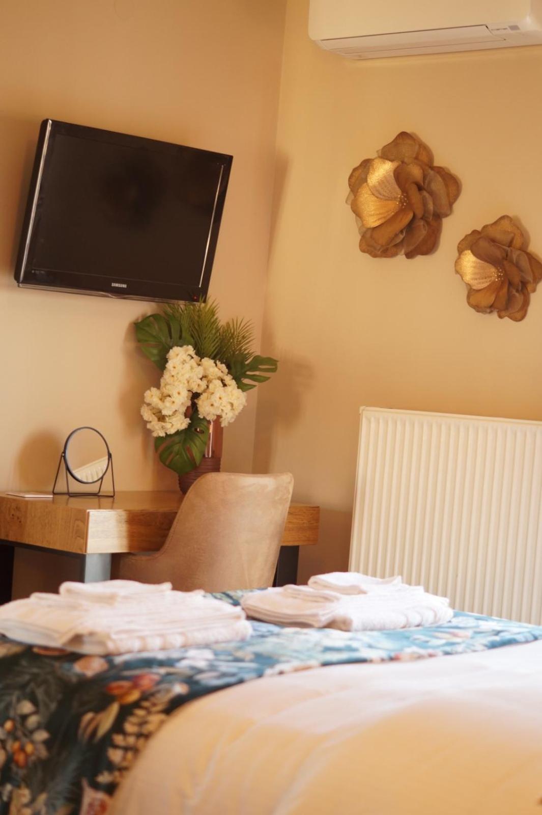 Daphne Luxury Apartment カストリア エクステリア 写真