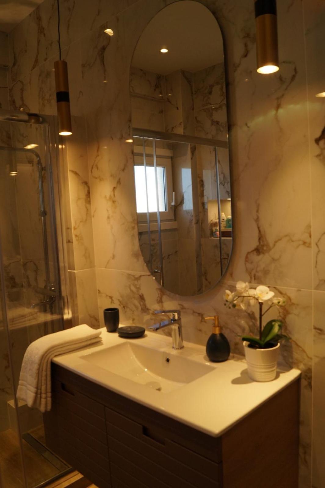 Daphne Luxury Apartment カストリア エクステリア 写真
