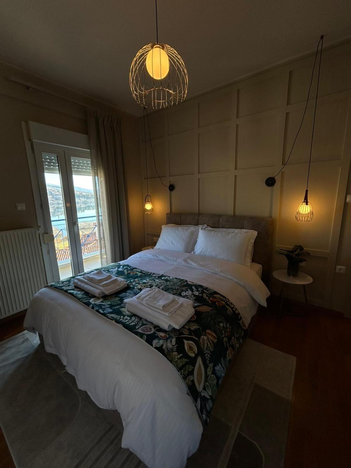 Daphne Luxury Apartment カストリア エクステリア 写真